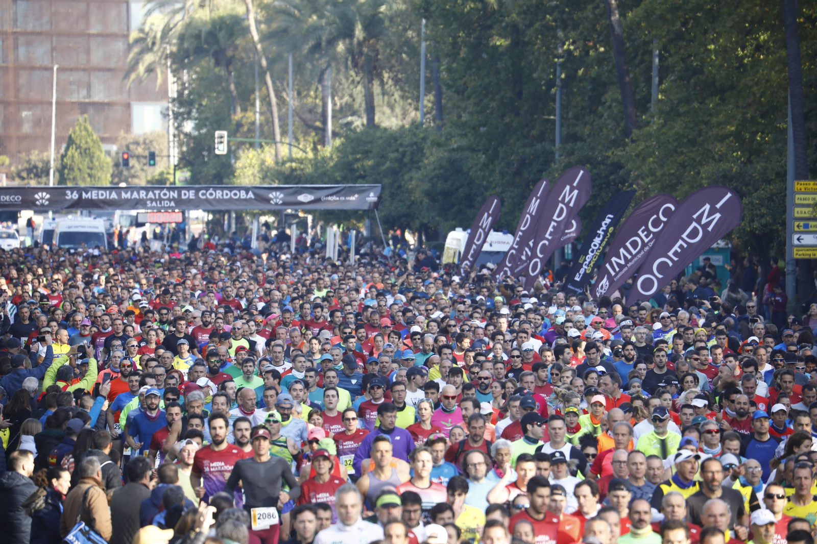 Las imágenes de la salida de la 36 Media Maratón de Córdoba