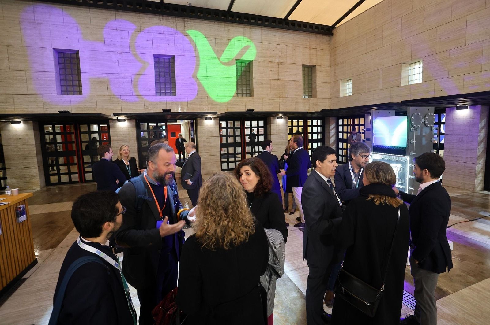 Imágenes de la mesa redonda 'H2V como vector de descarbonización' este viernes en Huelva