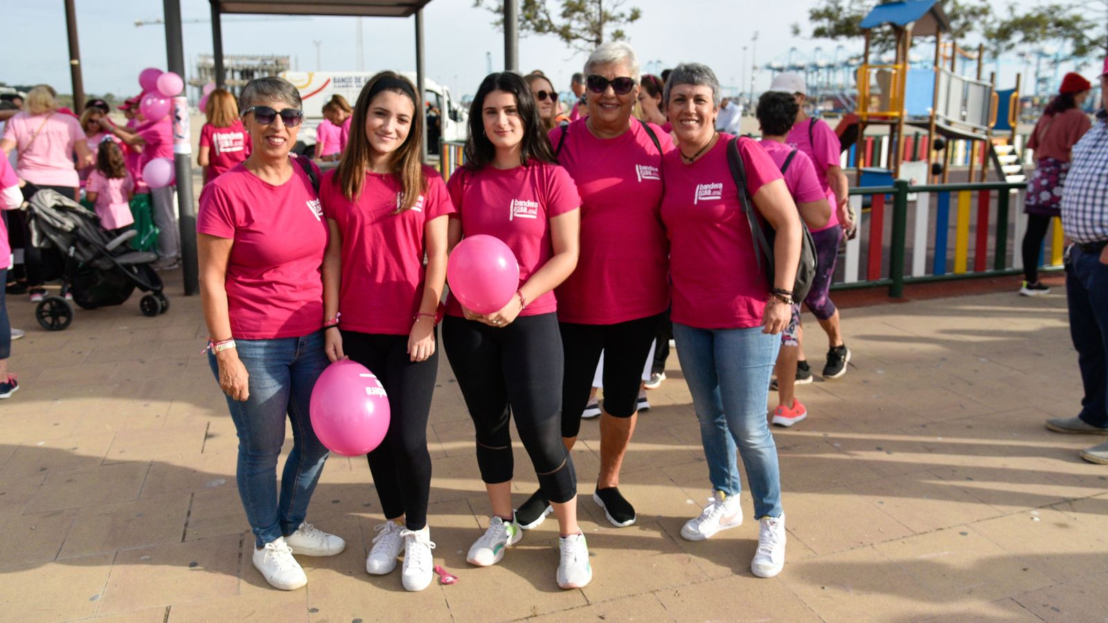 Las fotos de la Marcha contra el cáncer de mama en Algeciras