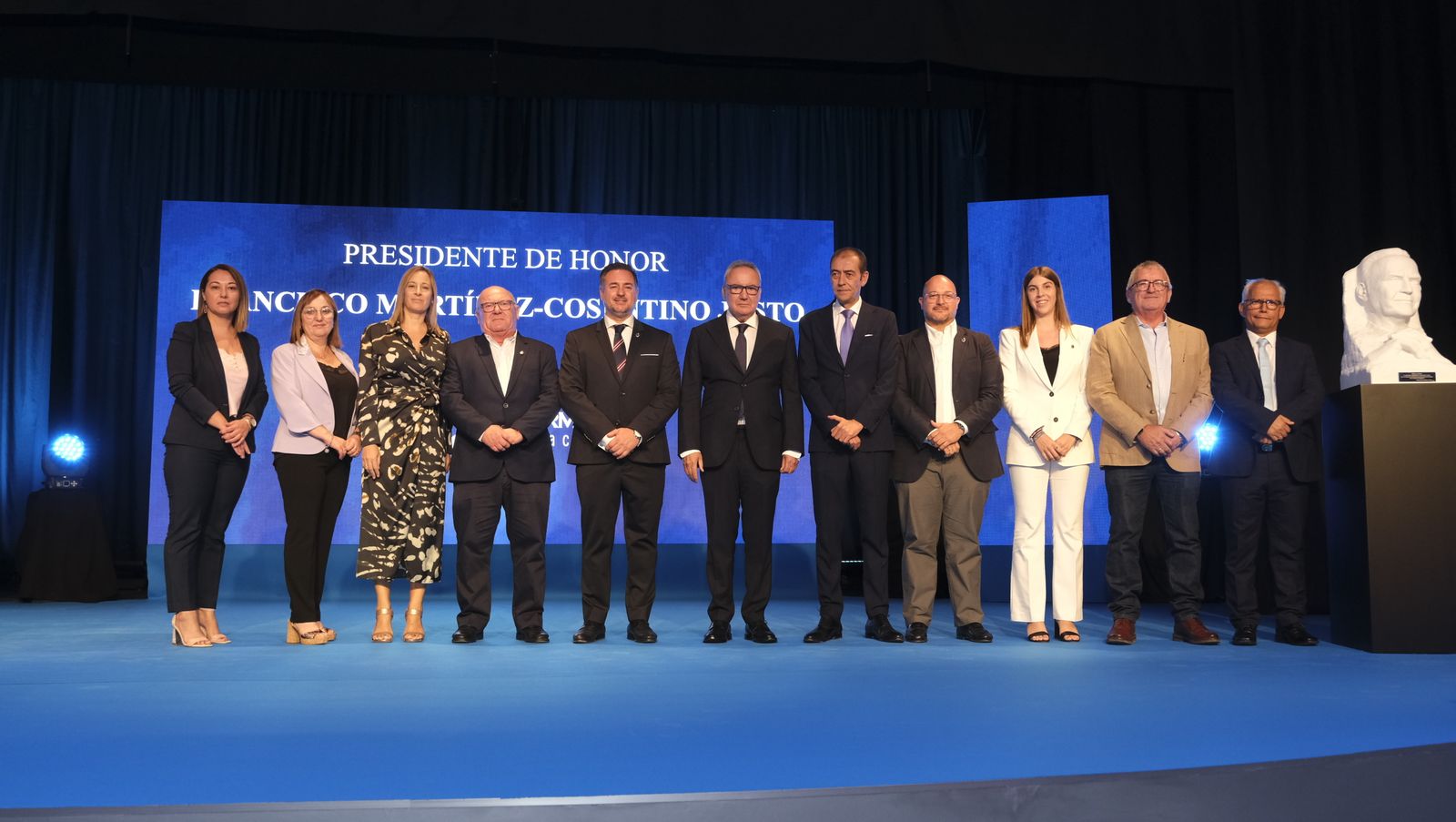 Imágenes del reconocimiento  como Presidente de Honor de la Asociación de Empresarios del Mármol, Francisco Martínez Cosentino