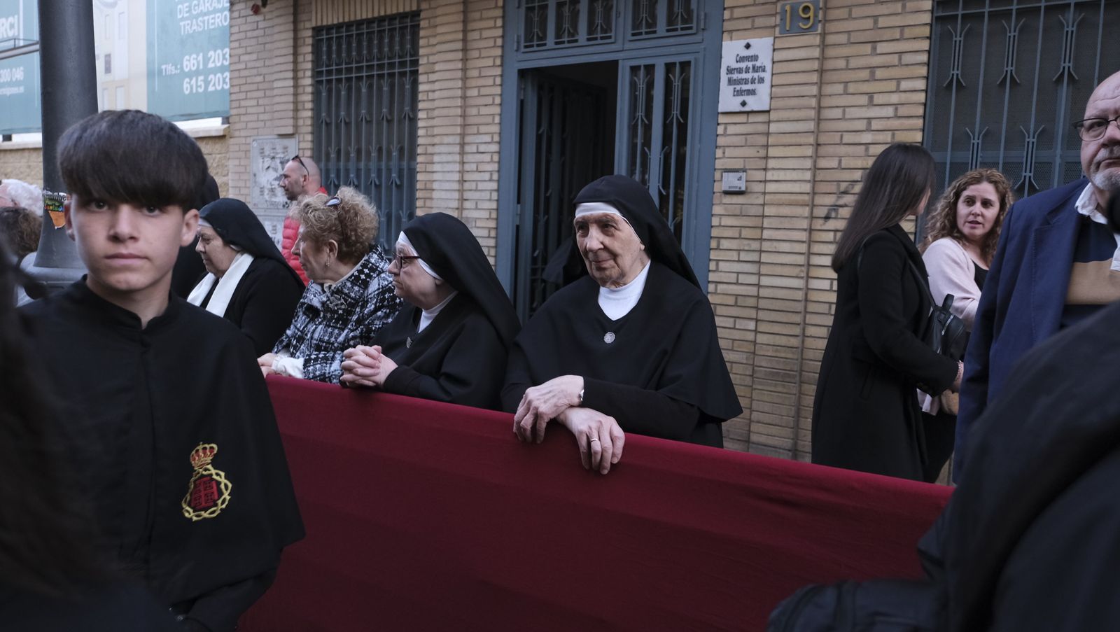 Procesión del Santo Entierro en Almería, en imágenes
