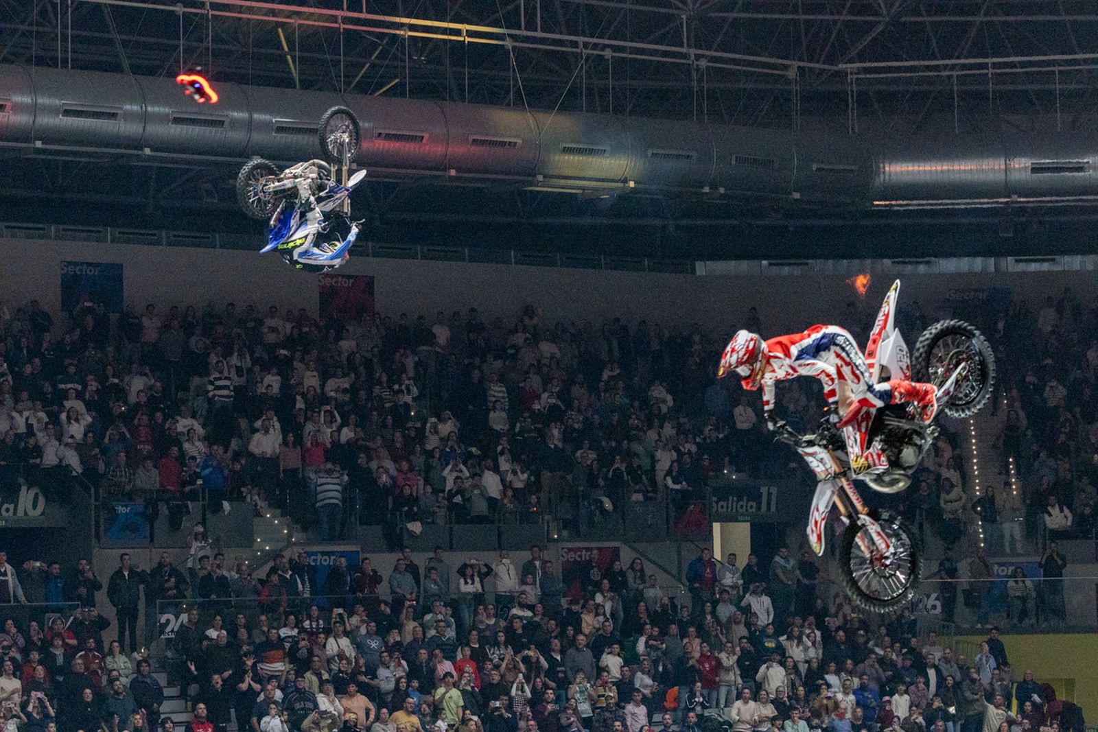 En imágenes: el Olivo Arena vibra con piruetas y motor en estado puro en el Soloflow Freestyle (2)