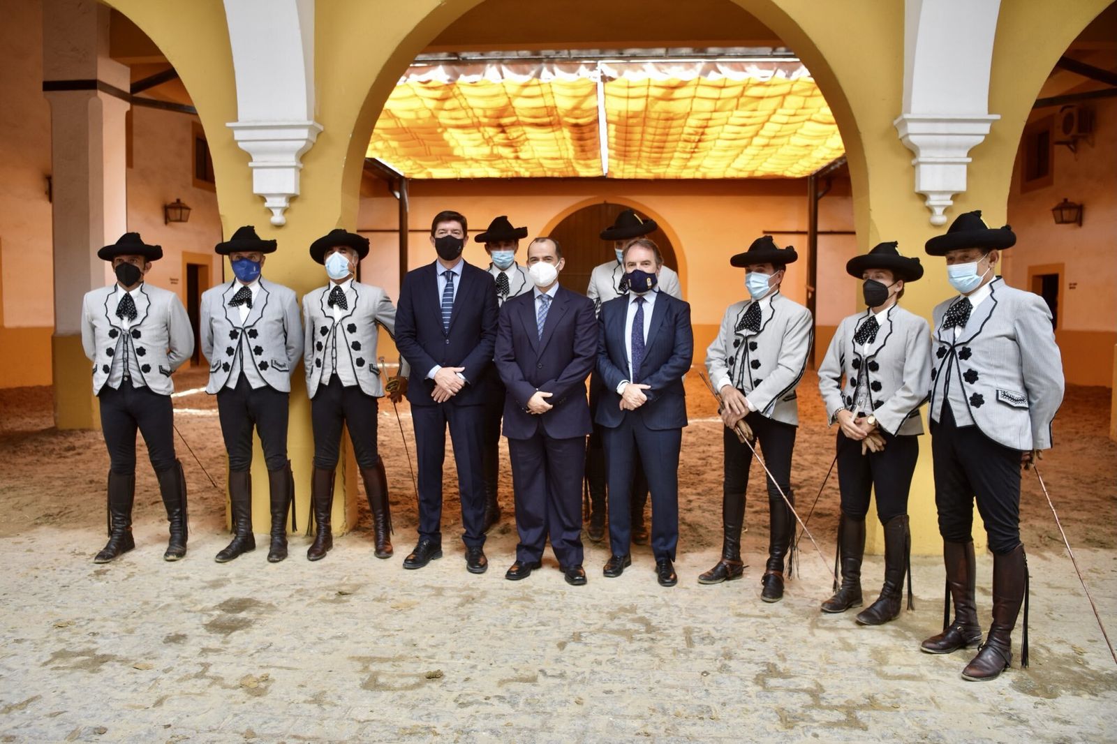 La Real Escuela firma un acuerdo para la formación de cinco jinetes de Abu Dabi