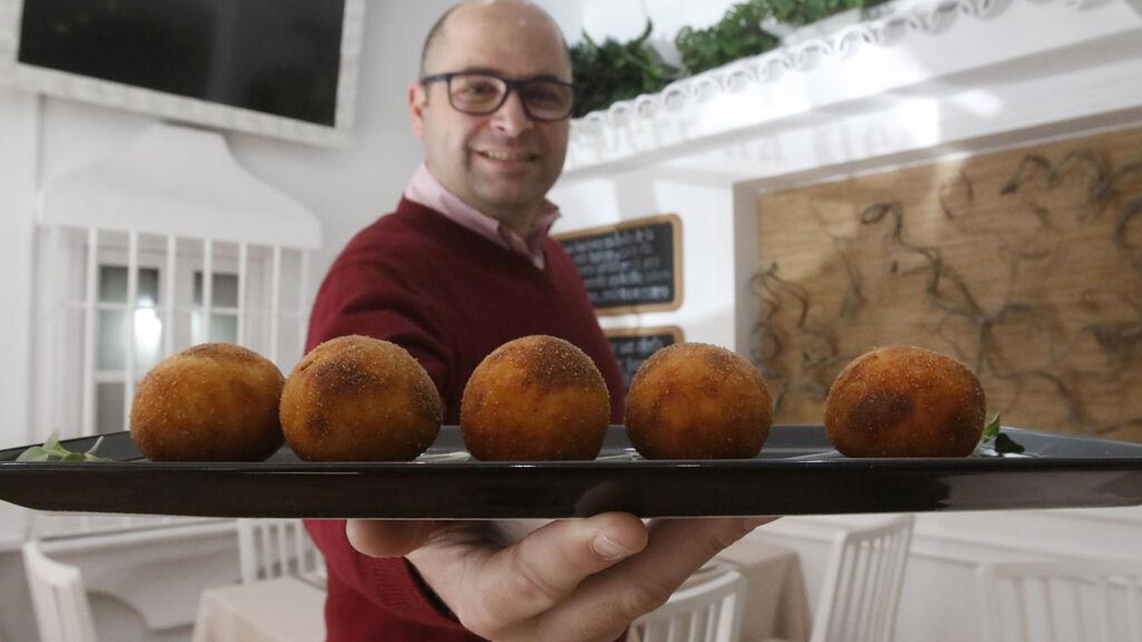 Las croquetas de La Taberna de Almodóvar se elaboran con una receta familiar que esconde un ingrediente secreto