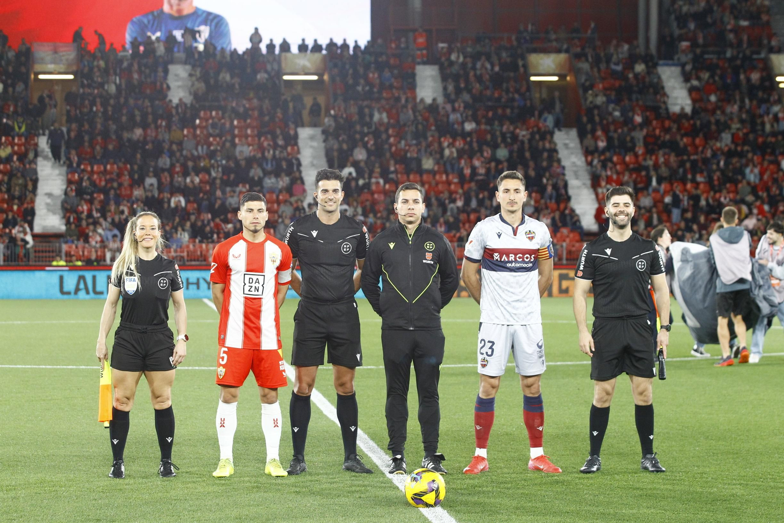 Las mejores imágenes del partido U.D. Almería-Levante U.D.
