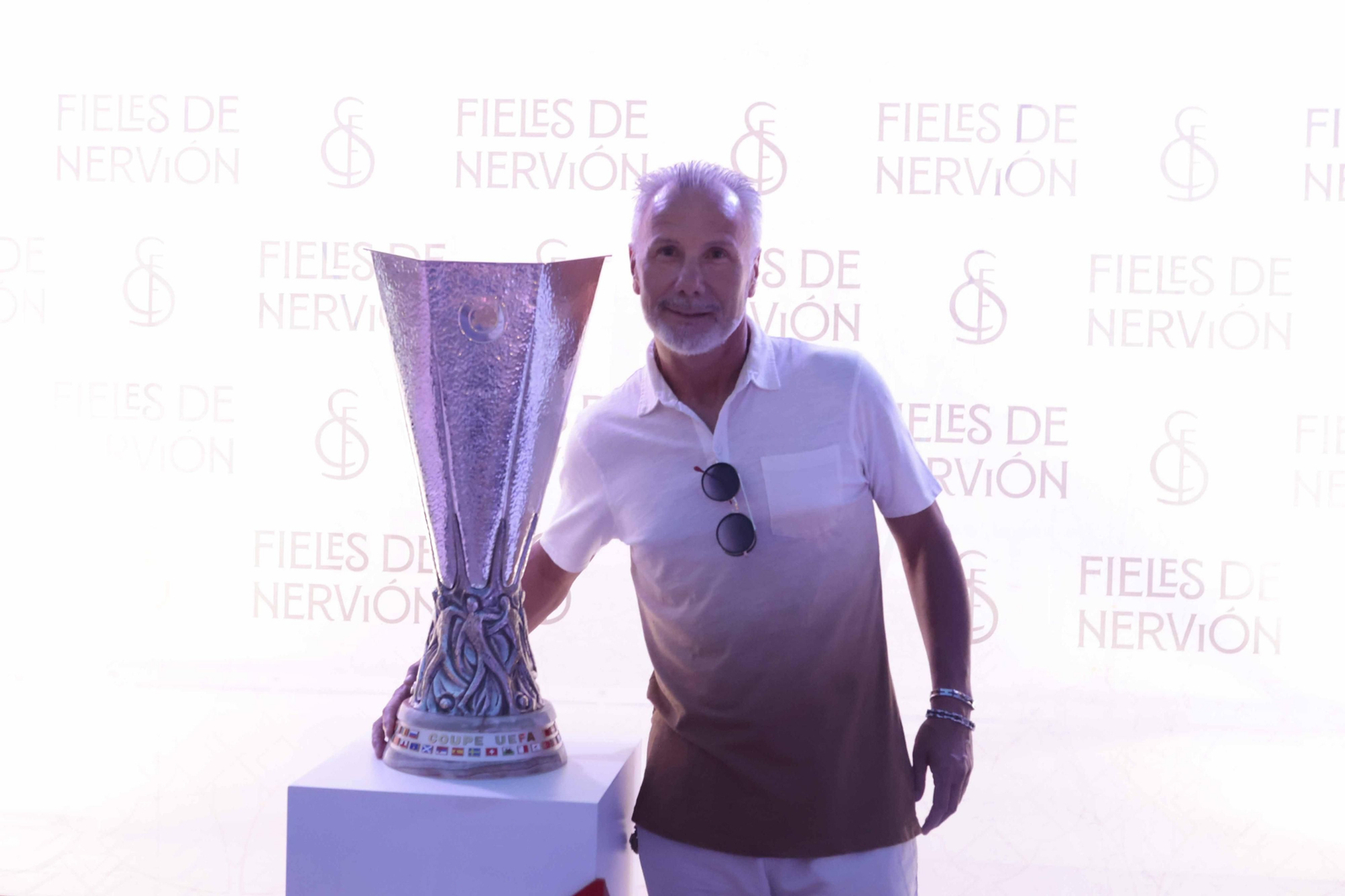 Búscate en las fotos del acto Fieles de Nervión