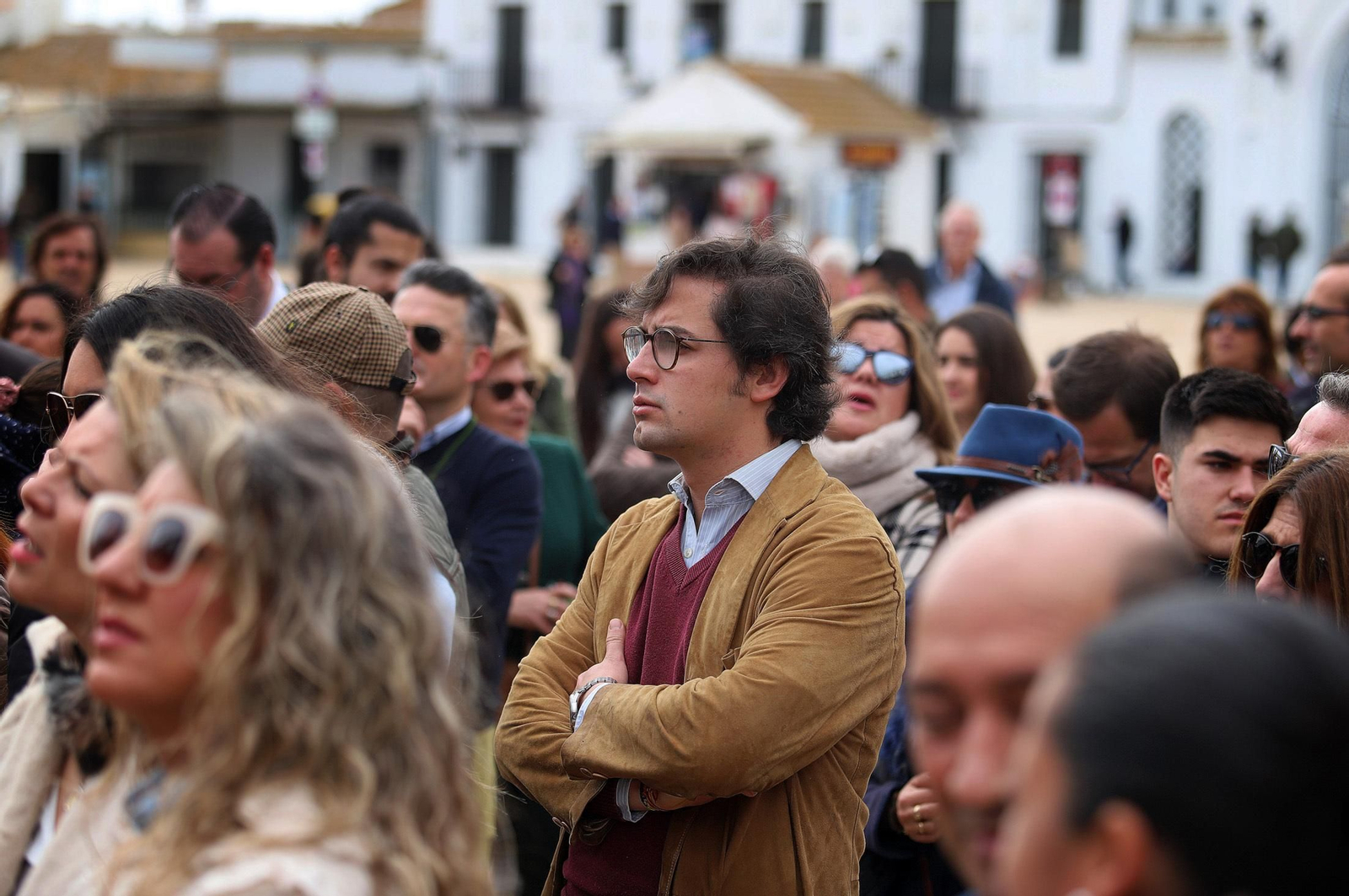 Imágenes del gran ambiente en la aldea de El Rocío en la mañana del domingo
