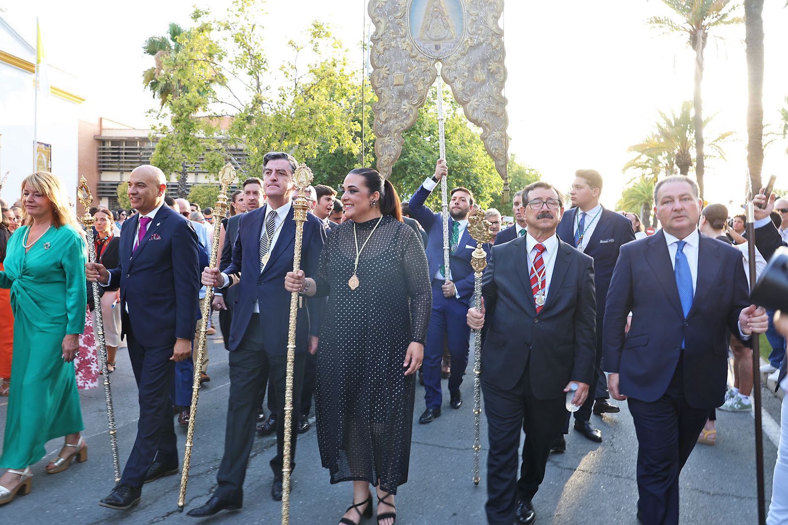 Imágenes del Rosario Jubilar rociero celebrado por las 25 hermandades filiales de la Matriz de Almonte en La Merced