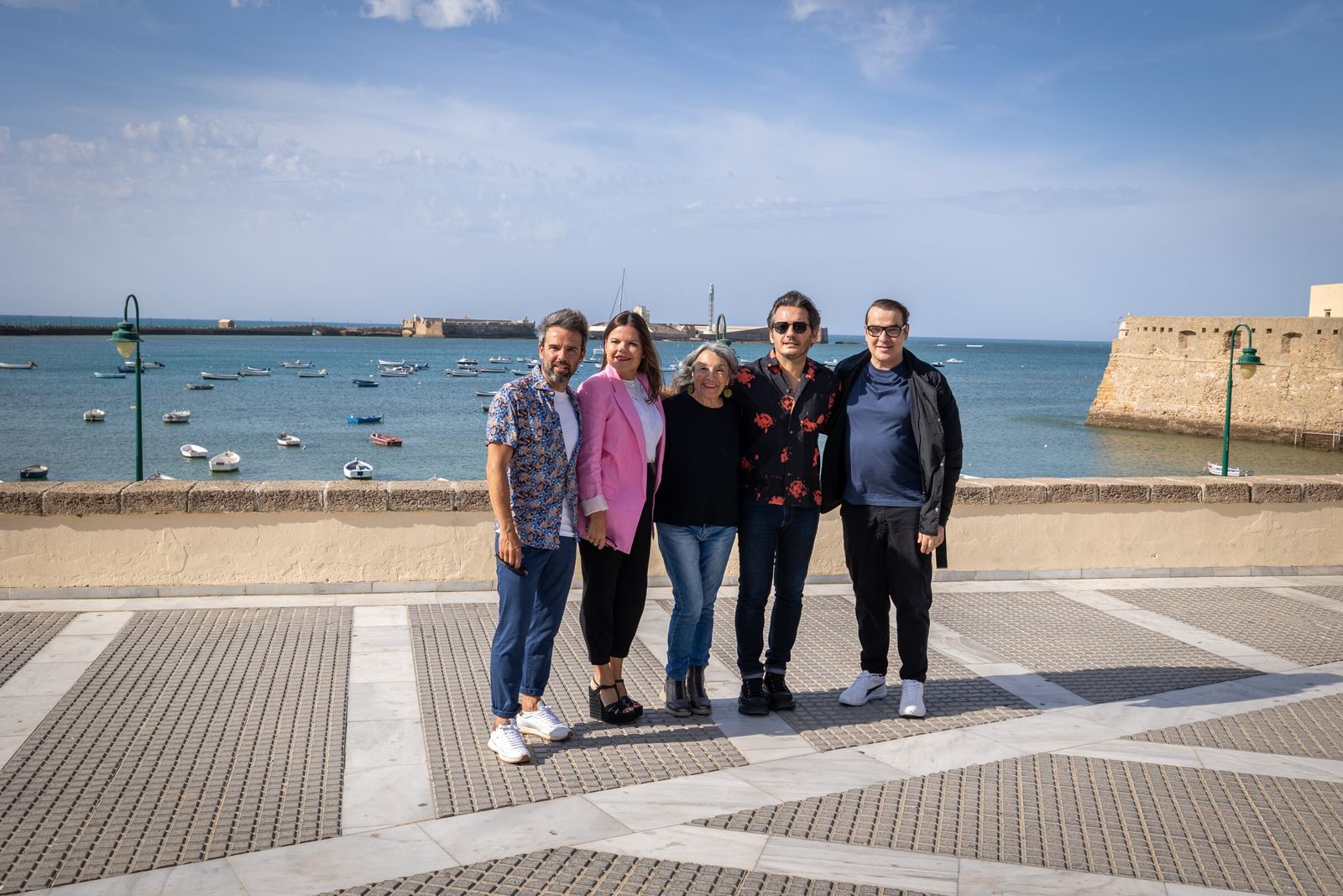 De izquierda a derecha, Raúl Peña, Laura Caballero, Petra Martínez, Alberto Caballero y Luis Merlo.