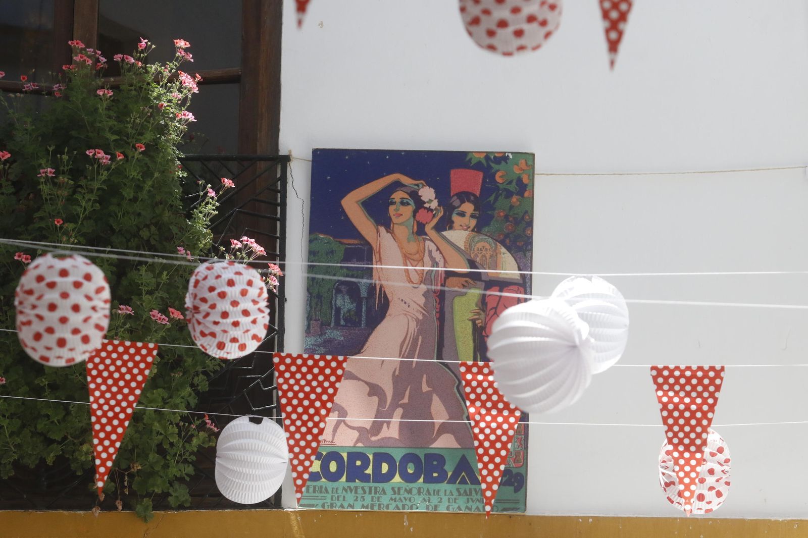 El decorado y el ambiente de Feria en el Centro de Córdoba y la Judería, en fotografías