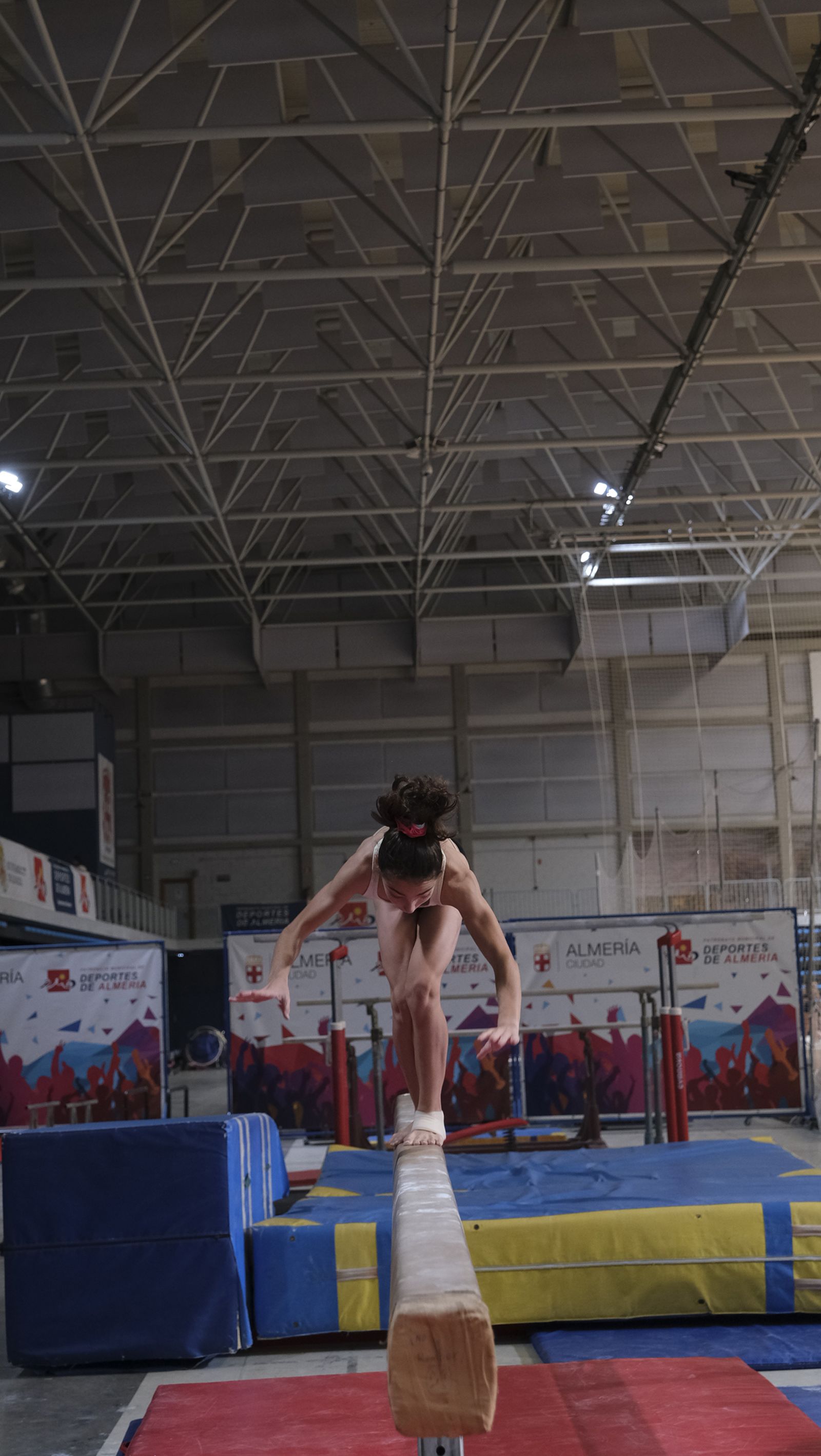 Imágenes de los entrenamientos de los gimnastas almerienses