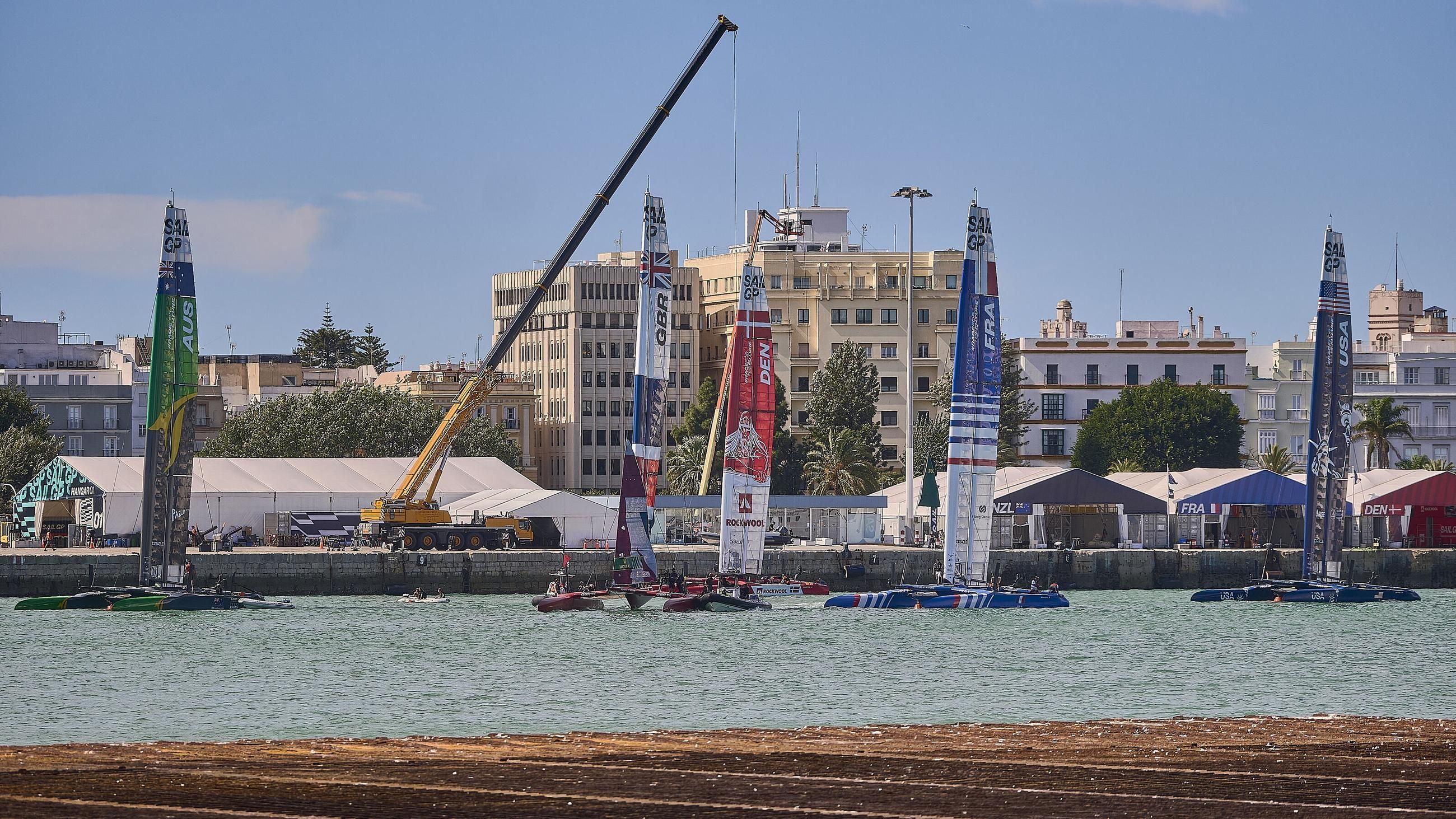 El montaje para la Sail GP en el puerto de Cádiz cambiará este año de escenario