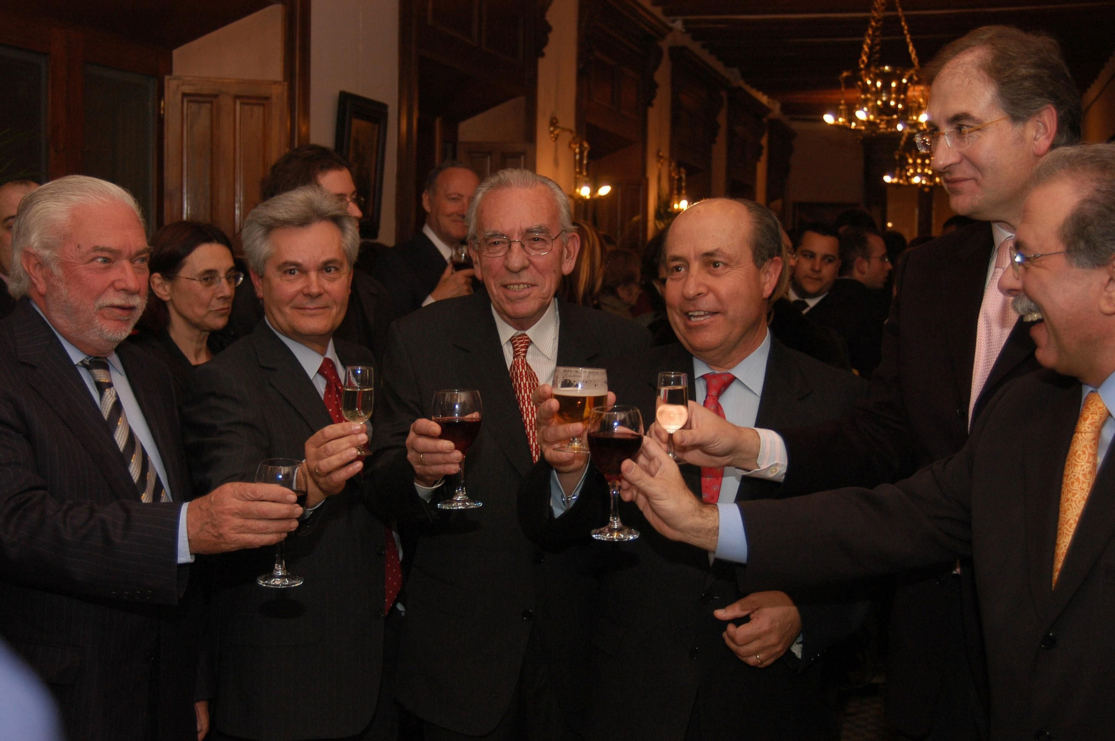 En la imagen, Díaz Berbel, Jara, Camacho, Torres Hurtado, Quero y Moratalla, en la inauguración de la galería de alcaldes.