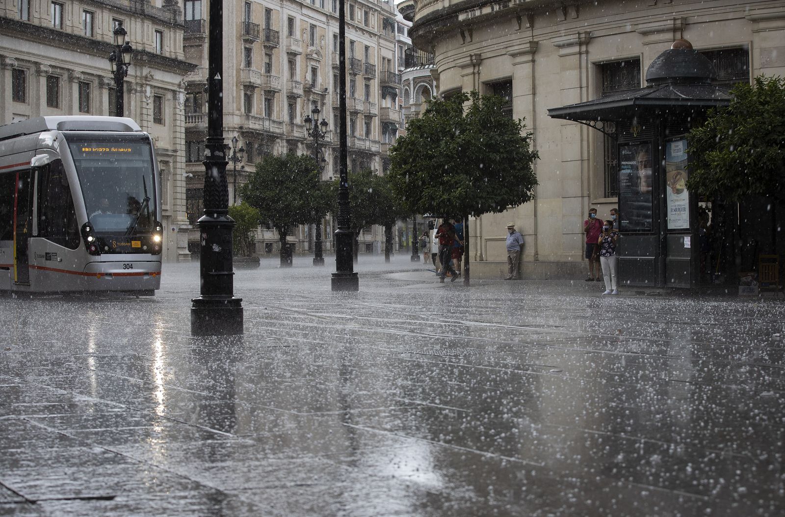 Las imágenes de la granizada en Sevilla