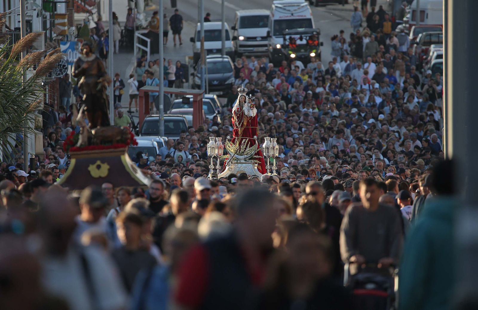 El regreso a su templo de la Virgen de la Luz de Tarifa, en imágenes
