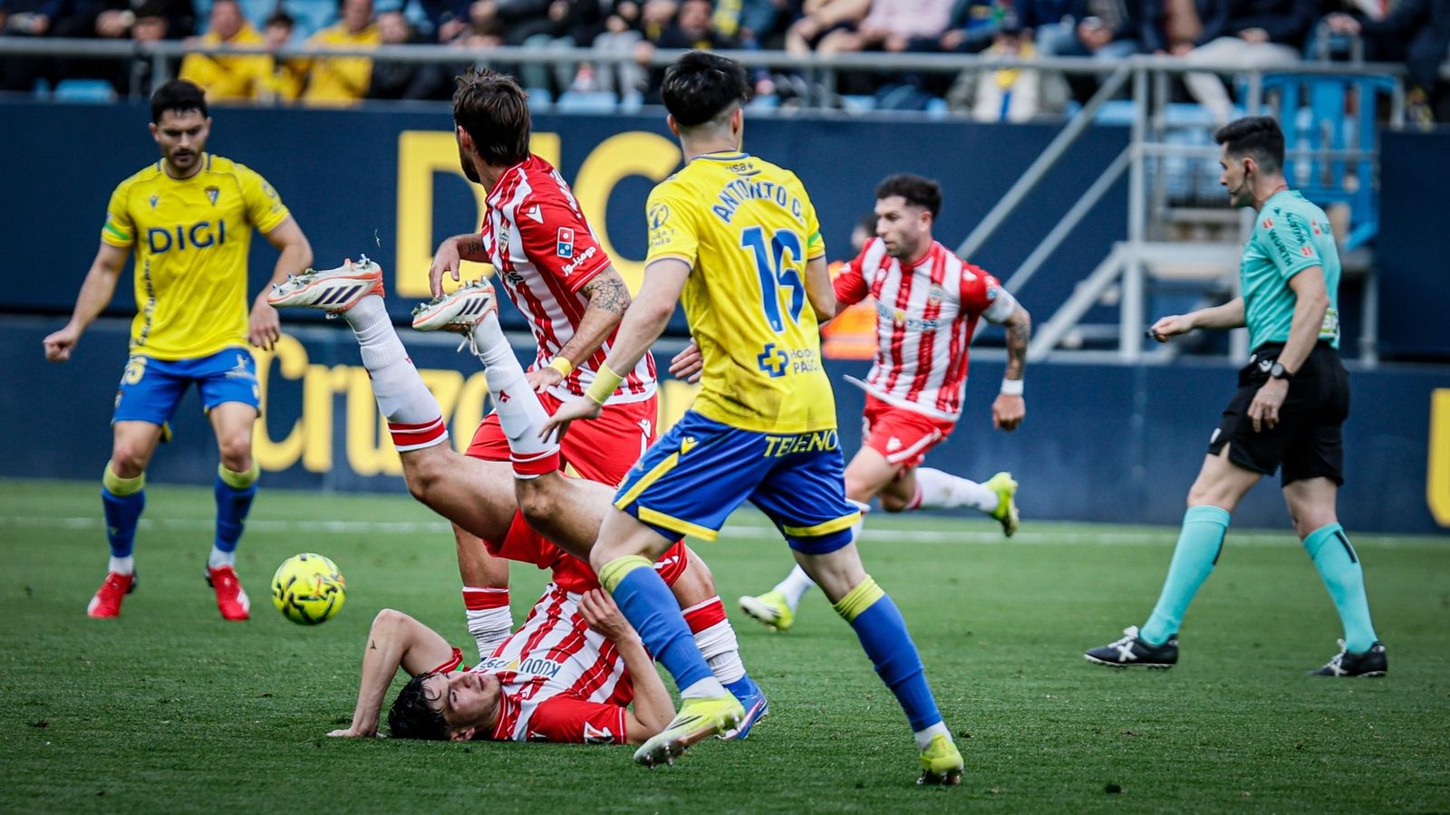 Un instante del Cádiz-Almería.