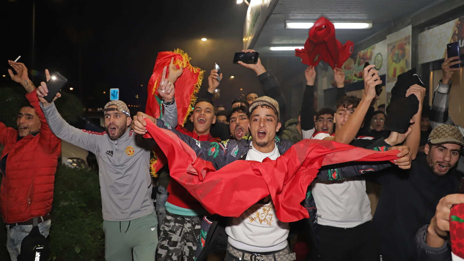 Fotos de la celebración en Algeciras de la victoria de Marruecos sobre España en Qatar