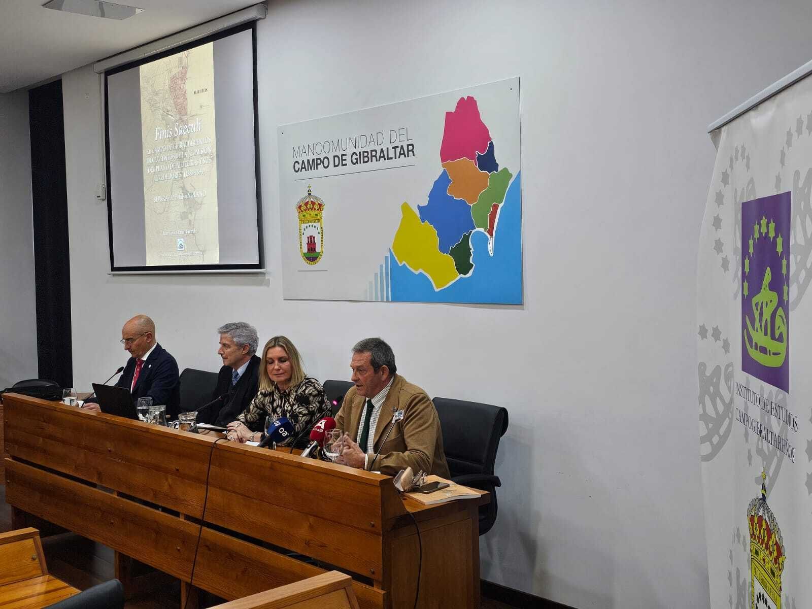 La presentación de 'El gran plano', separata del libro 'Finis Saeculi'.