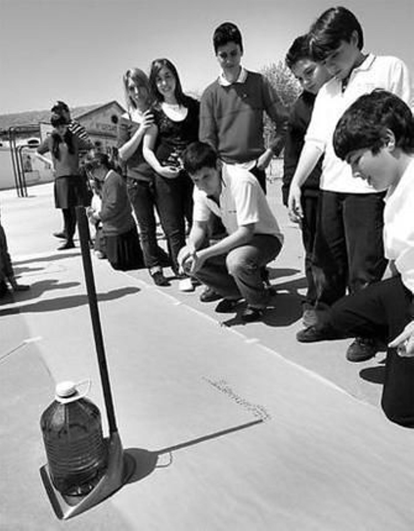 Alumnos del colegio La Salle Santa Natalia realizan el experimento