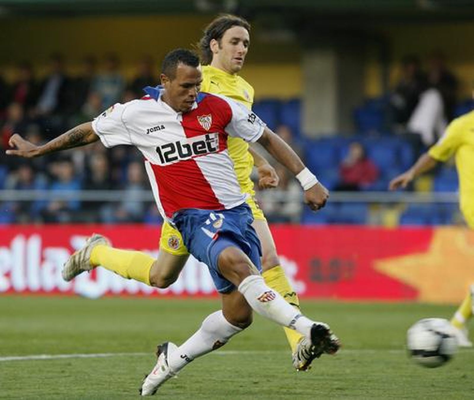 El Sevilla pierde estrepitosamente en el estreno de Antonio Álvarez como técnico. / Reuters