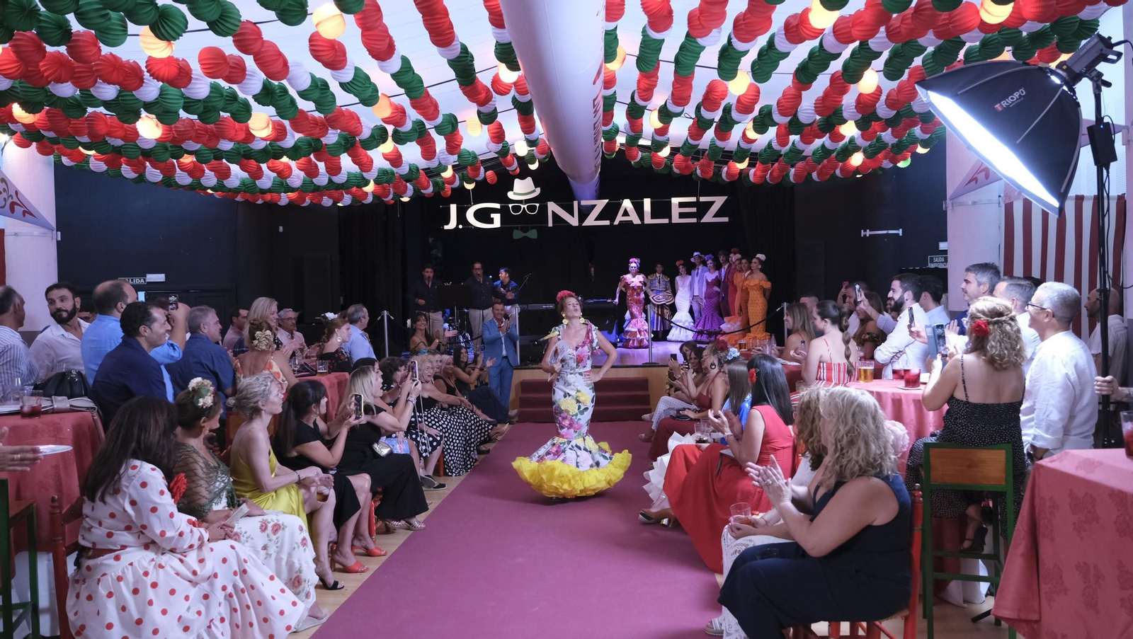 Así viven los almerienses el primer sábado de la Feria del Mediodía