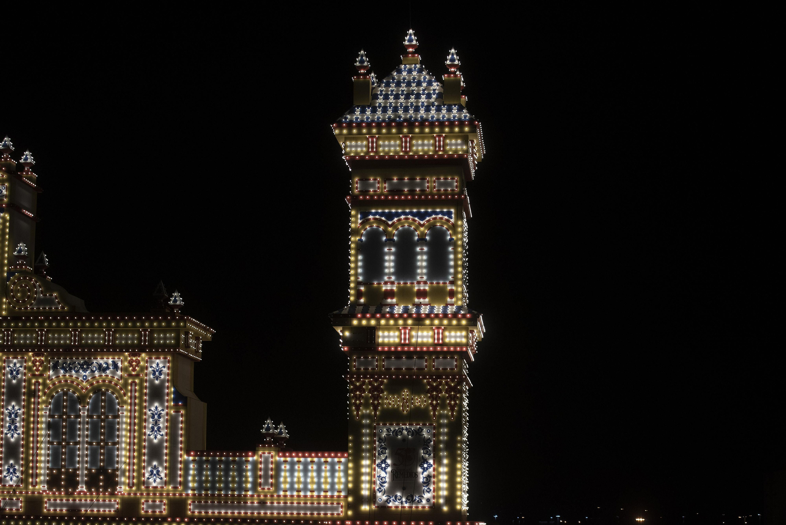El encendido del Alumbrado de la Feria de Abril de Sevilla 2023, en imágenes