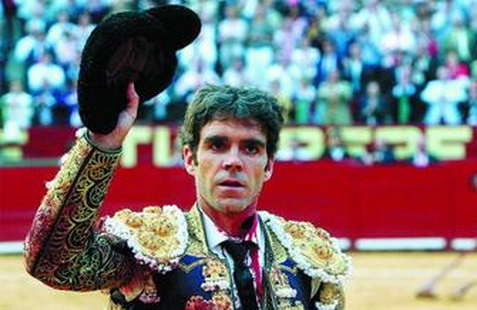 Morante de la Puebla saluda al público en la plaza de toros de México el pasado mes de enero.