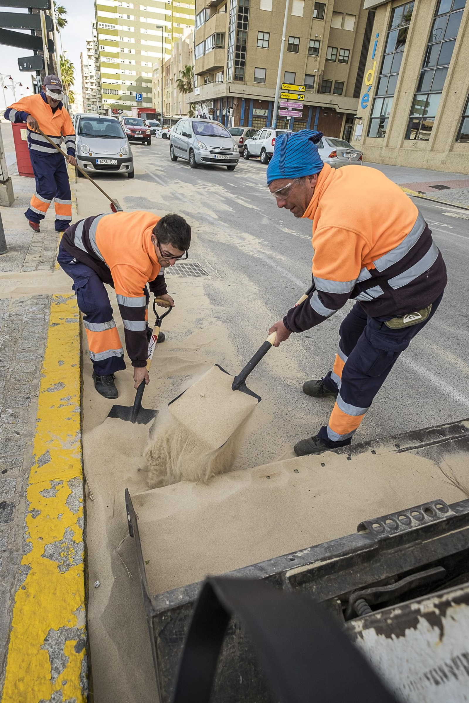 Efectos del temporal de levante en Cádiz