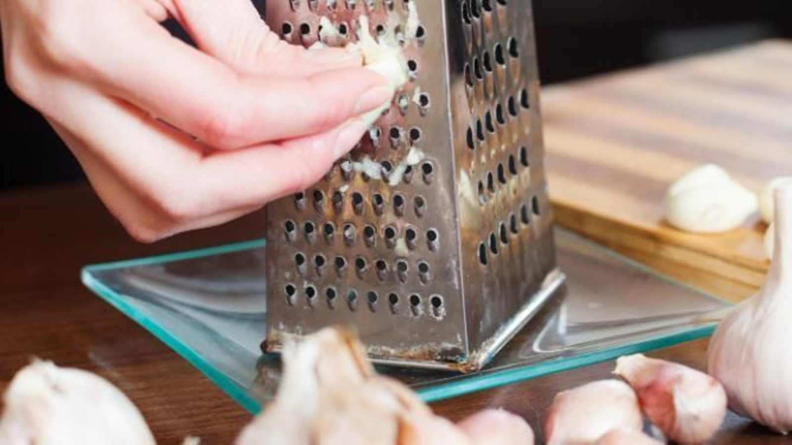 Es anticoagulante, vasodilatador y depurador: conoce todas las propiedades del ajo deshidratado