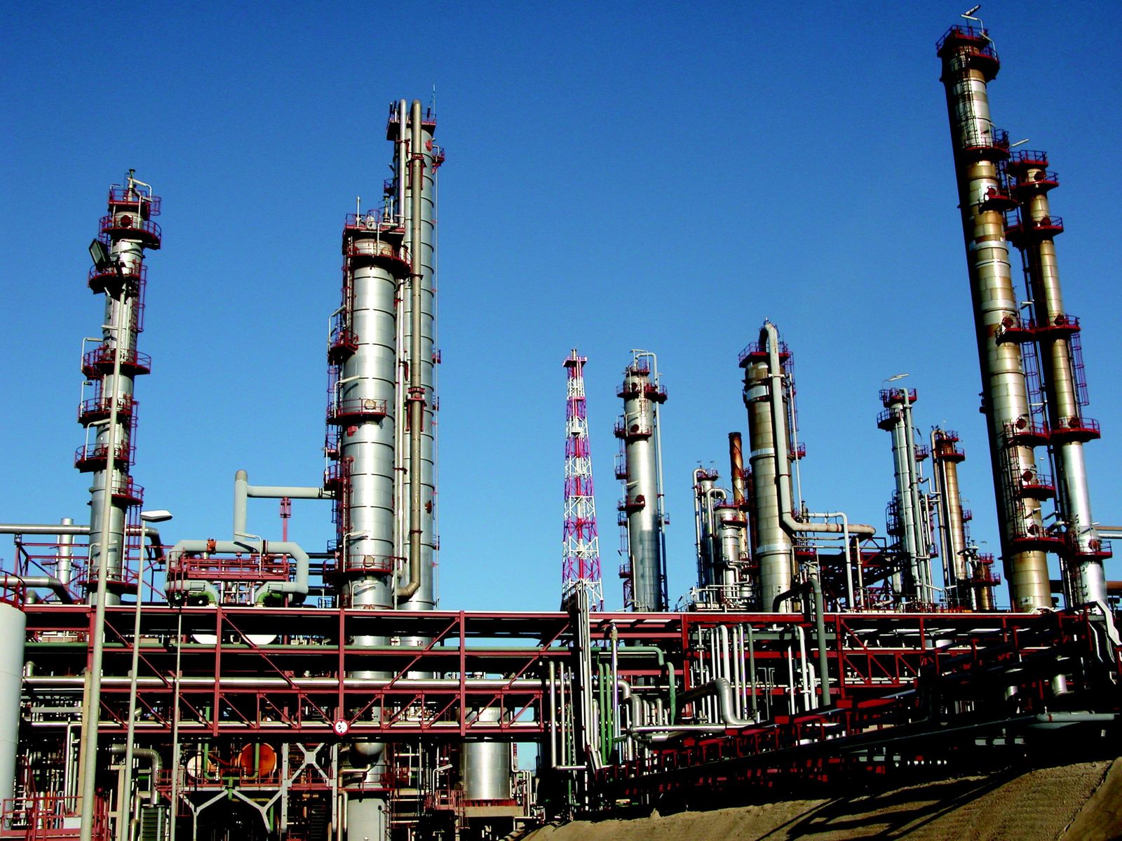 Las instalaciones de Cepsa Química en Puente Mayorga.