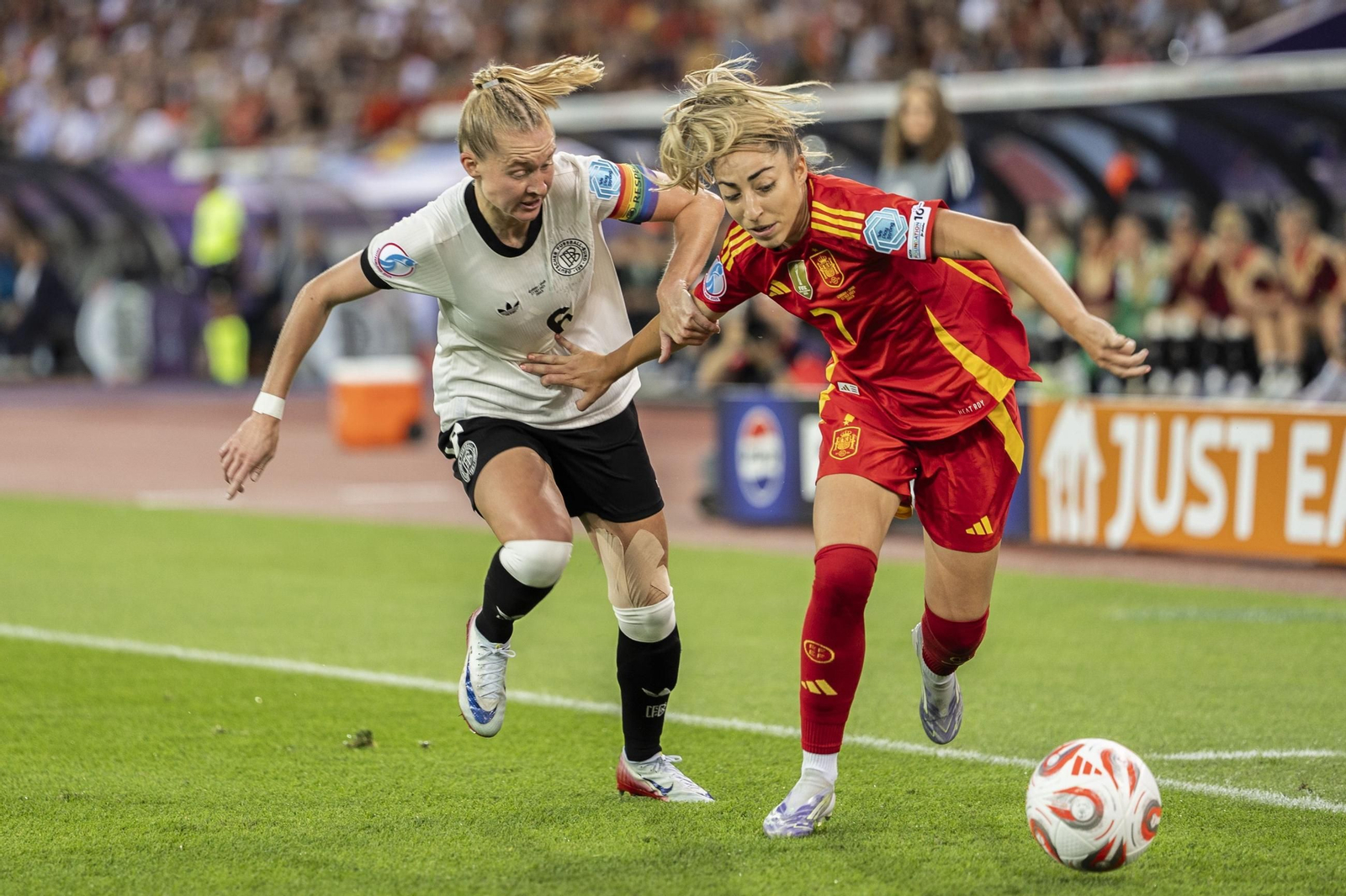 Las mejores imágenes de la semifinal Alemania-España de la Eurocopa femenina
