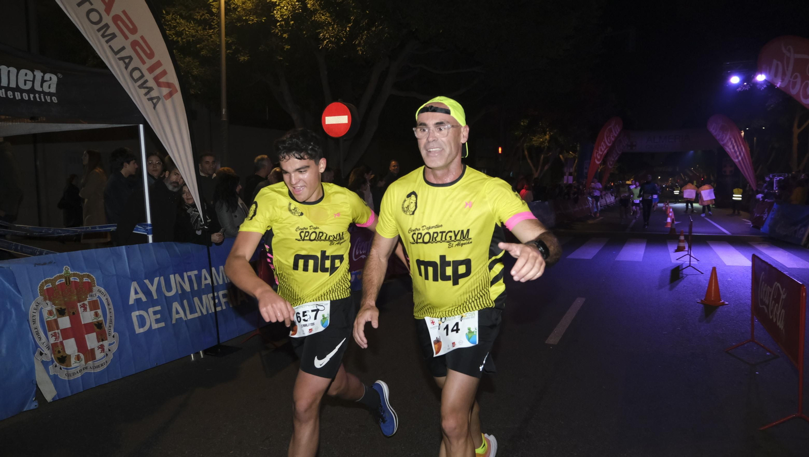 Imágenes de la XIV edición de la San Silvestre de Almería