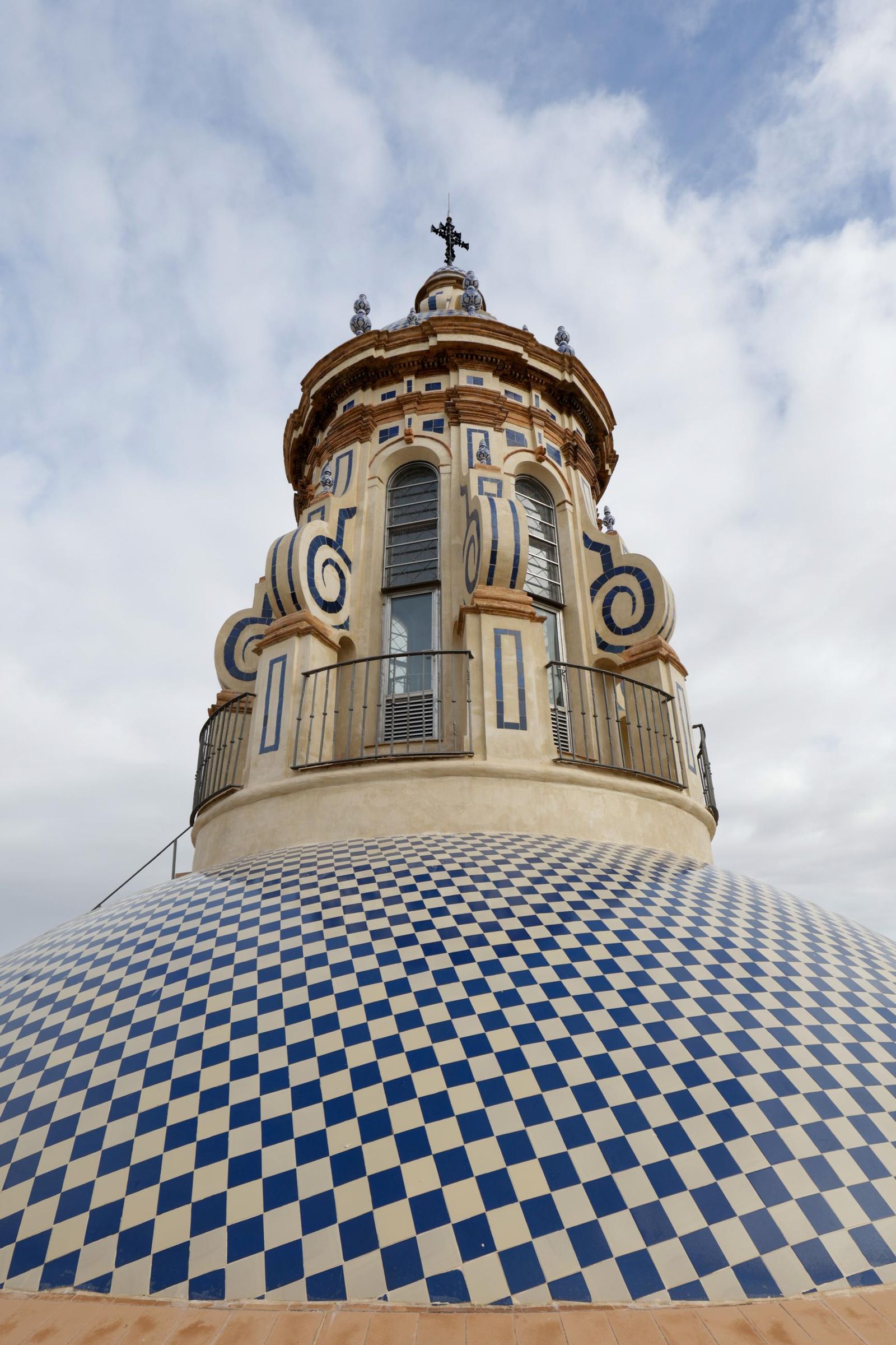 Las imágenes de la visita a las cubiertas de la Iglesia de la Anunciación