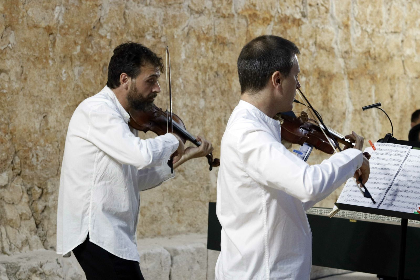 Fotogalería de Música Trobada en su concierto en el patio del Castillo de Vélez Blanco