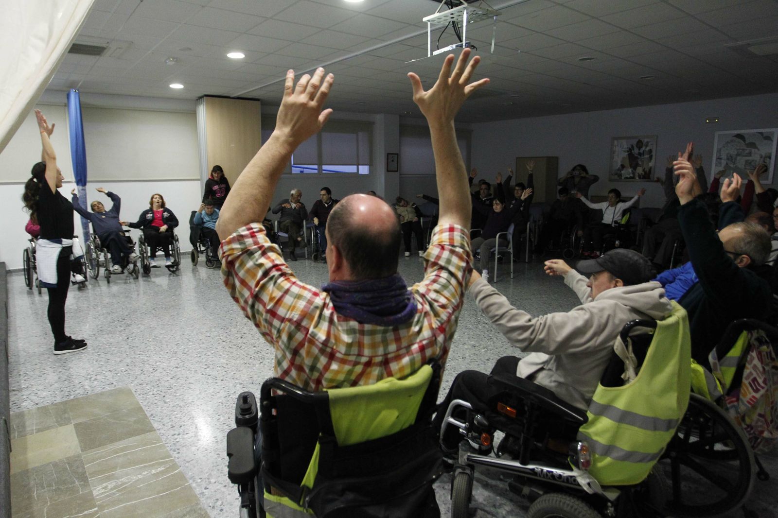 Una actividad de Fegadi en el Centro Polivalente de La Línea.