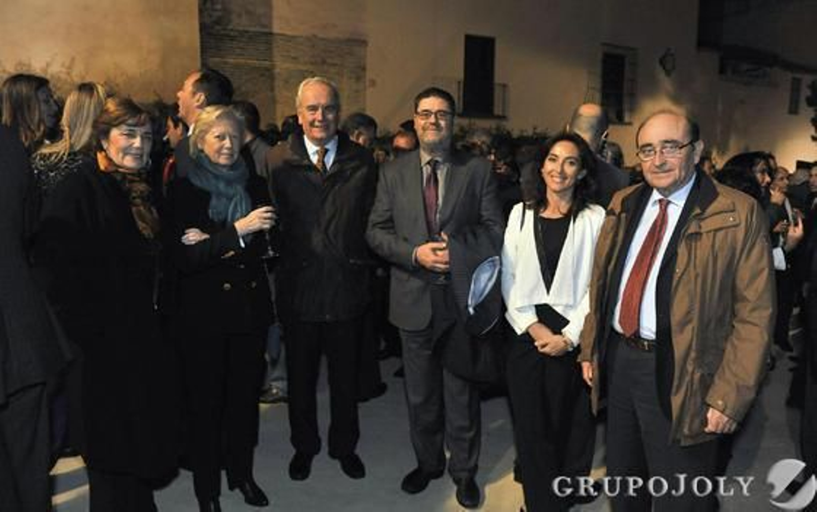 María Loring, María José Camilleri, Álvaro Salinas, Antonio López, presidente de la Cámara de Cuentas de Andalucía; María José Santiago y José María Loring.

Foto: Juan Carlos Vázquez / Manuel Gómez