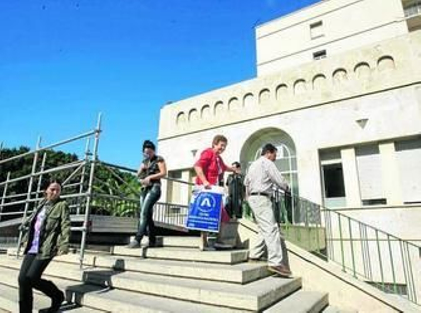 Uno de los accesos a la Bola Azul.