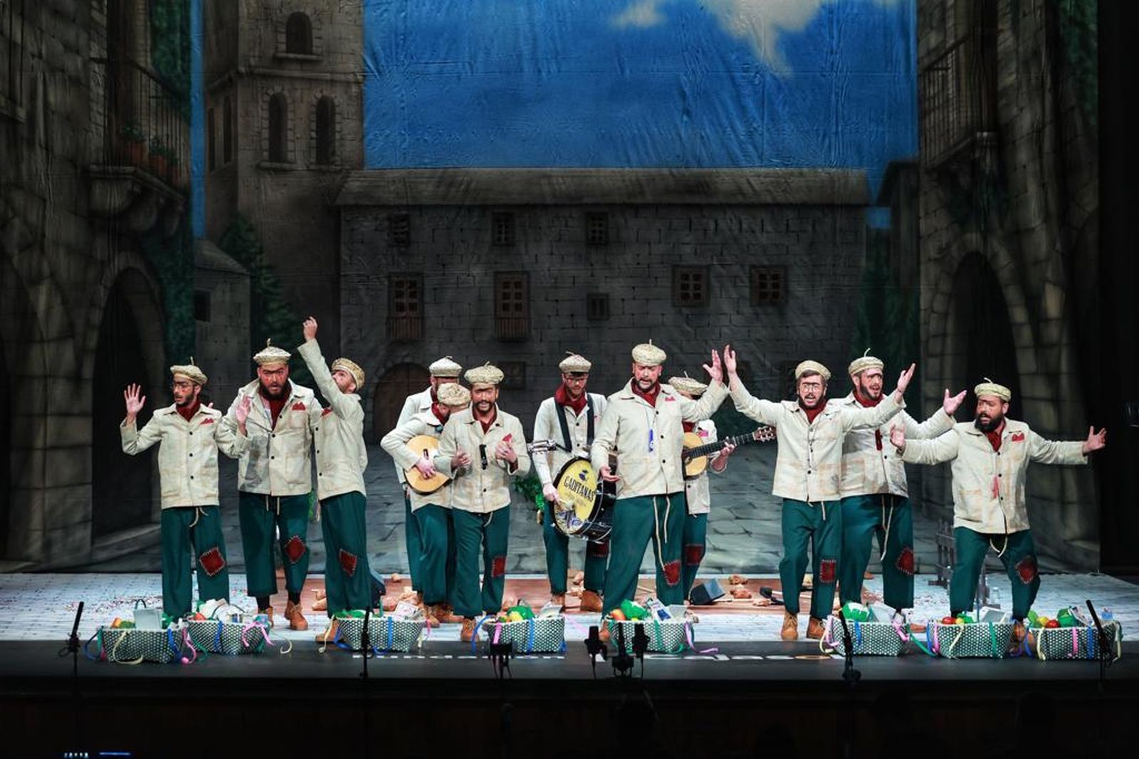 Chirigota 'Çembrando coplâ (la comparça er pueblo)