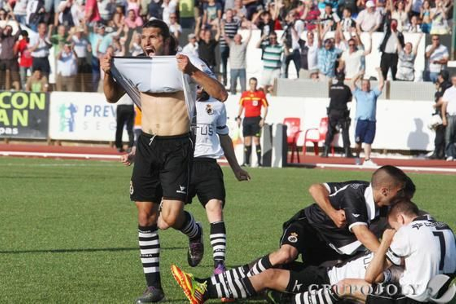 La Balona saca a relucir su calidad para dar un vuelco al resultado con un hombre menos.

Foto: Paco Guerrero