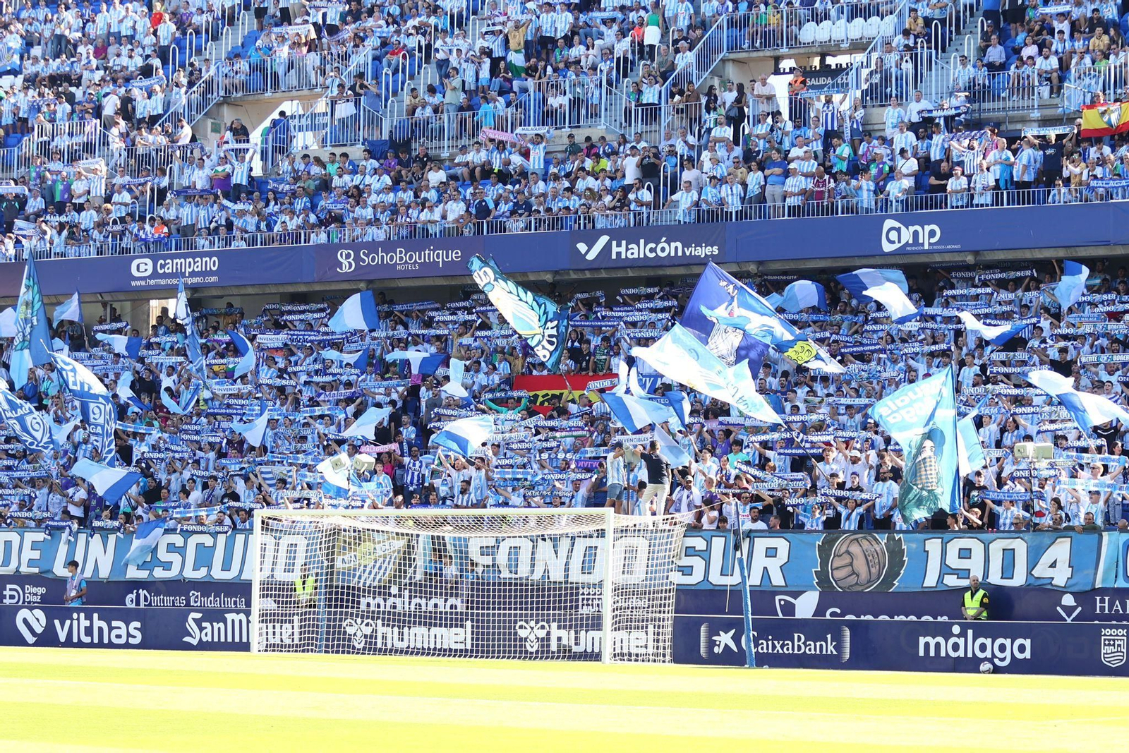 El Málaga CF-Real Oviedo, en fotos