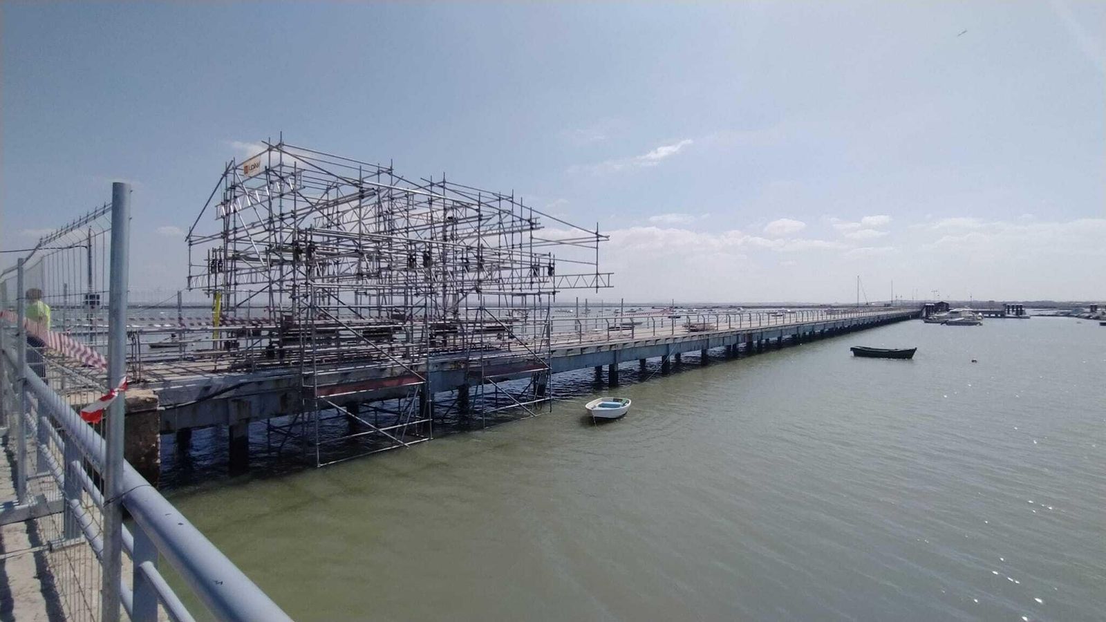 Plataforma de acceso del muelle de Gallineros, donde se va a intervenir para frenar los efecto de la corrosión.