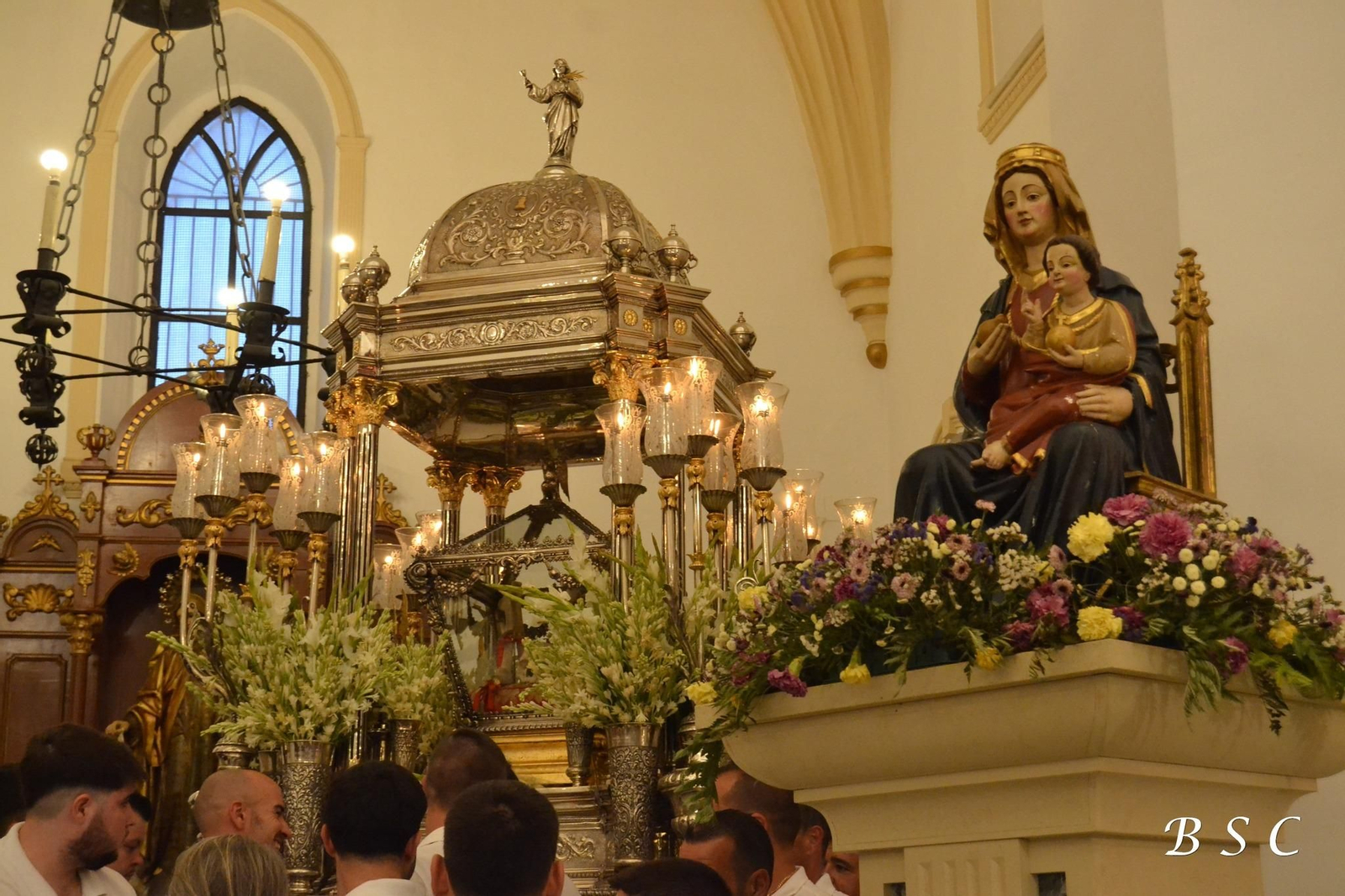 Arjona vive con devoción el día grande de su Fiestasantos, en imágenes