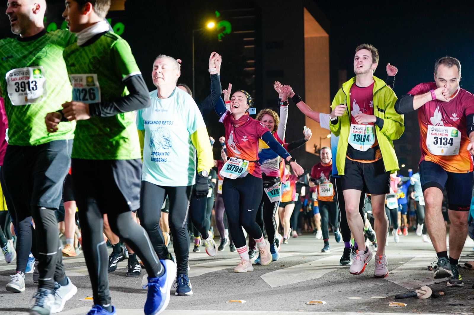 En imágenes: búscate en tu llegada a meta de la Carrera de San Antón 2026 (17)