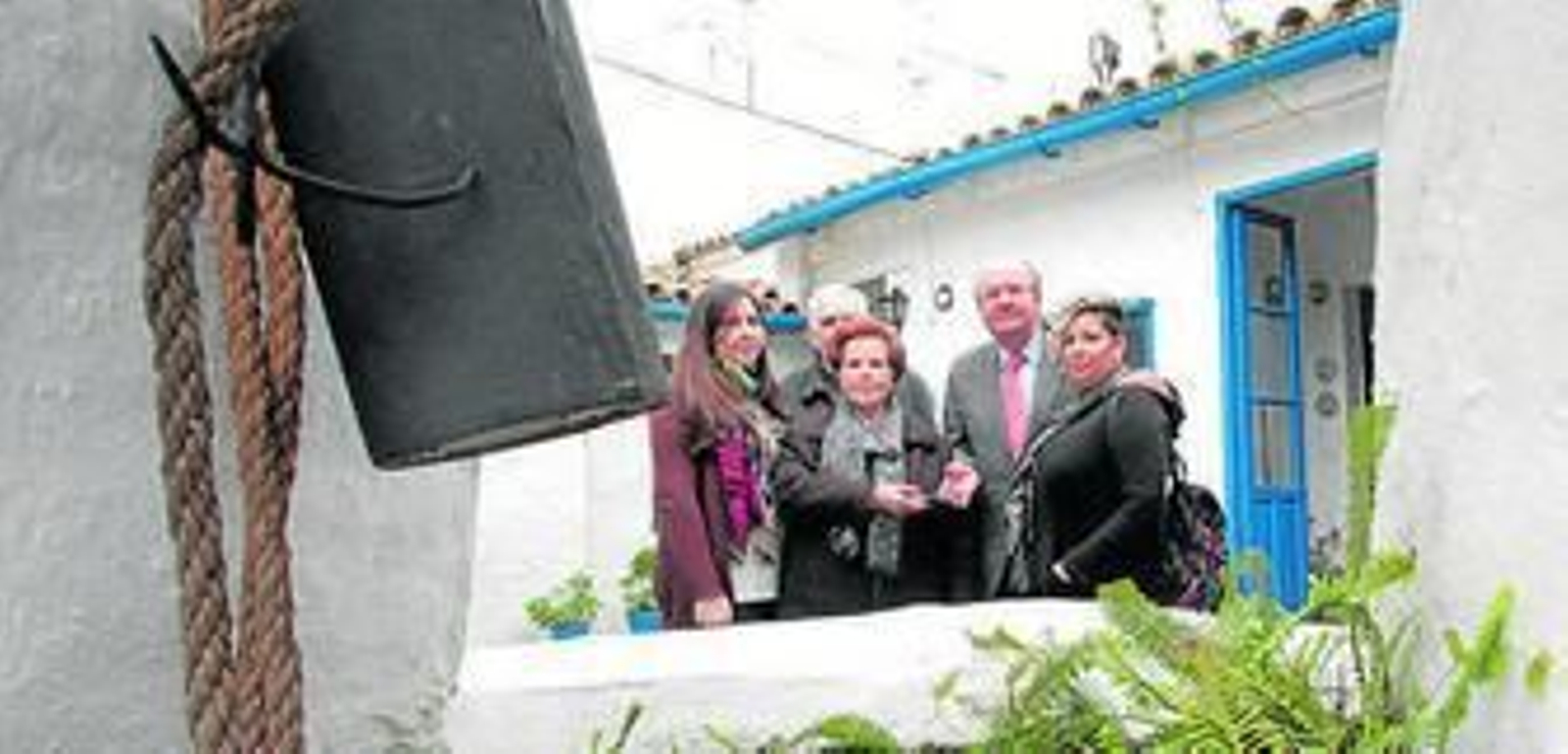 Martín y los propietarios, antes de la firma de la escritura. Martín y los propietarios, antes de la firma de la escritura.