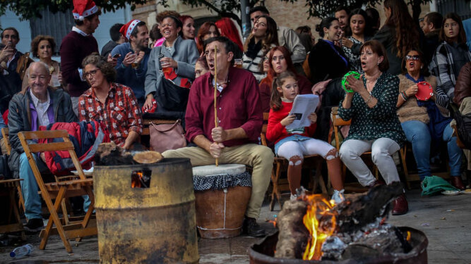 Imagen de archivo de una clásica zambomba flamenca .