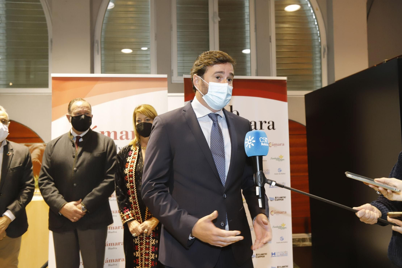 Imágenes de las jornadas del encuentro ‘Pasado, presente y futuro de la Minería Metálica en Huelva’,  en las cocheras del Puerto