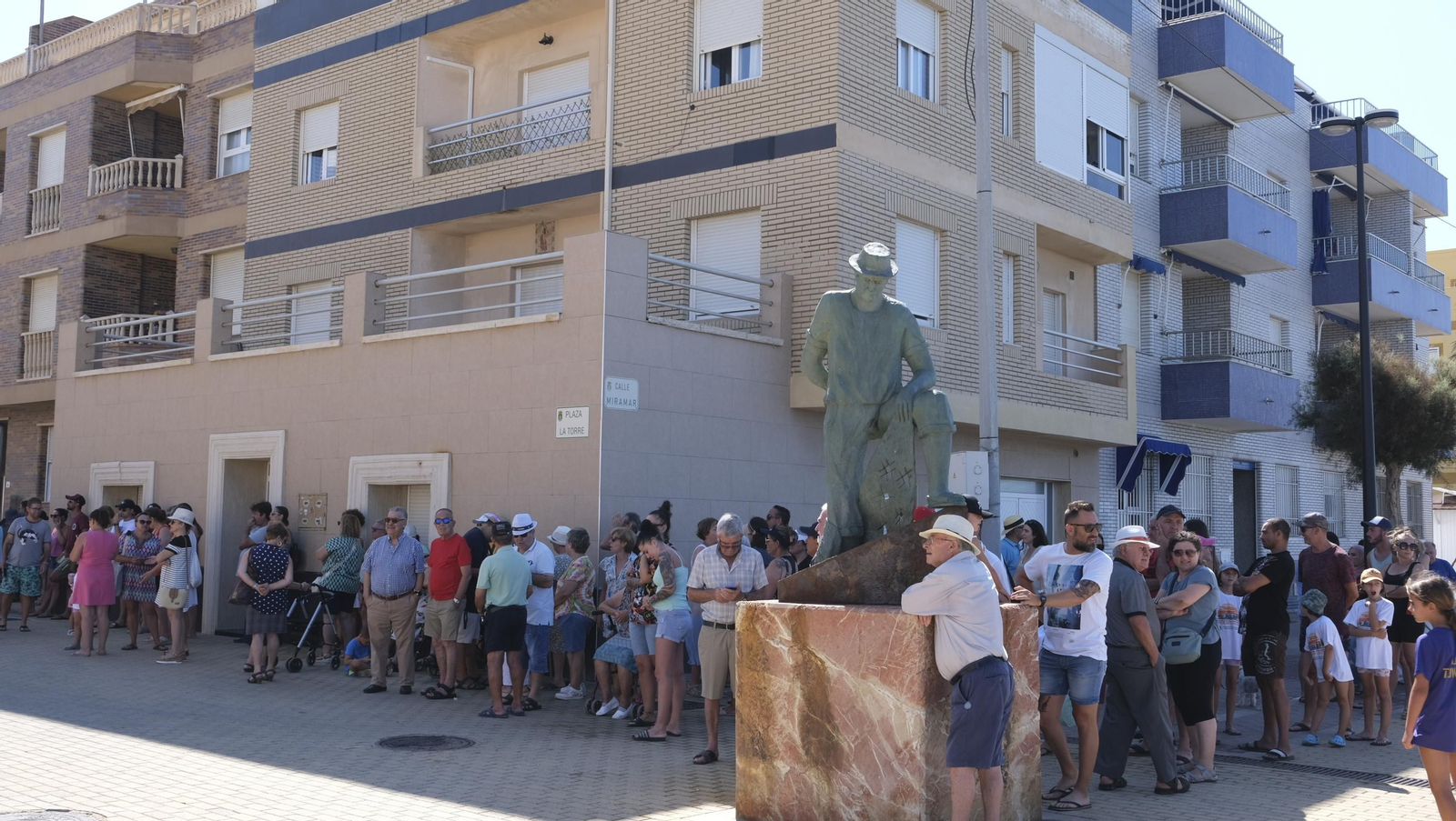 Imágenes de la manifestación en Balerma por el deterioro de la playa