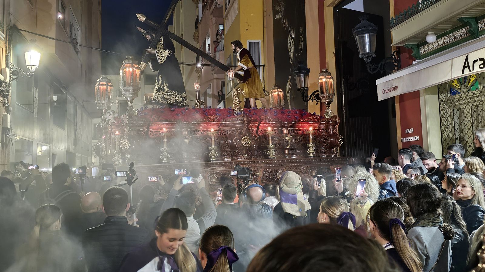 Fotos del Jueves Santo en La Línea: Perdón y la Salud, Gran Poder y Angustias