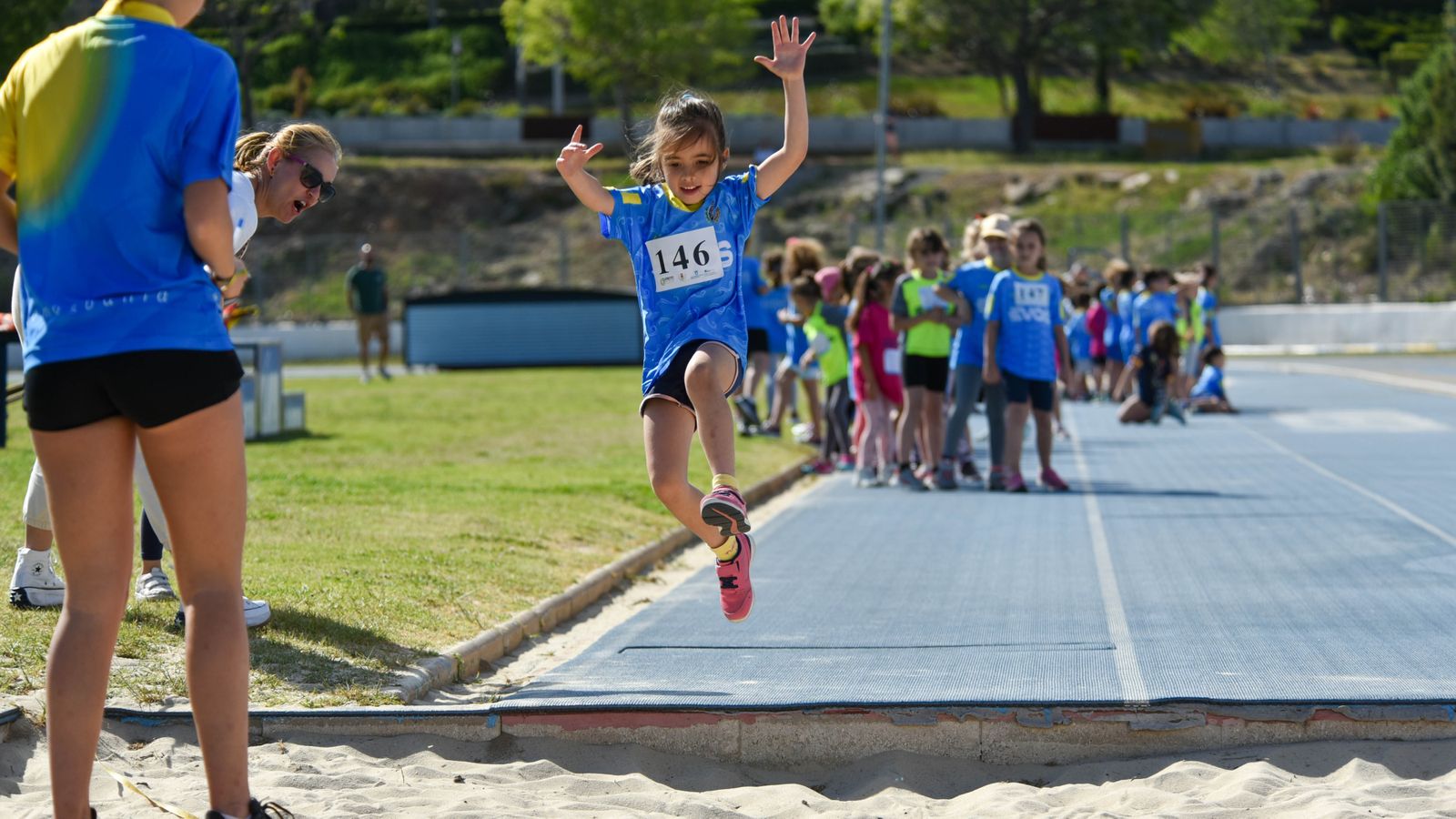 Final de los Juegos Municipales de Atletismo de Algeciras para categorías sub-8 y sub-10
