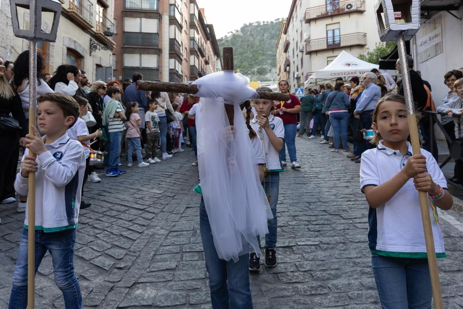 Procesiones infantiles y cruces del 2 de mayo